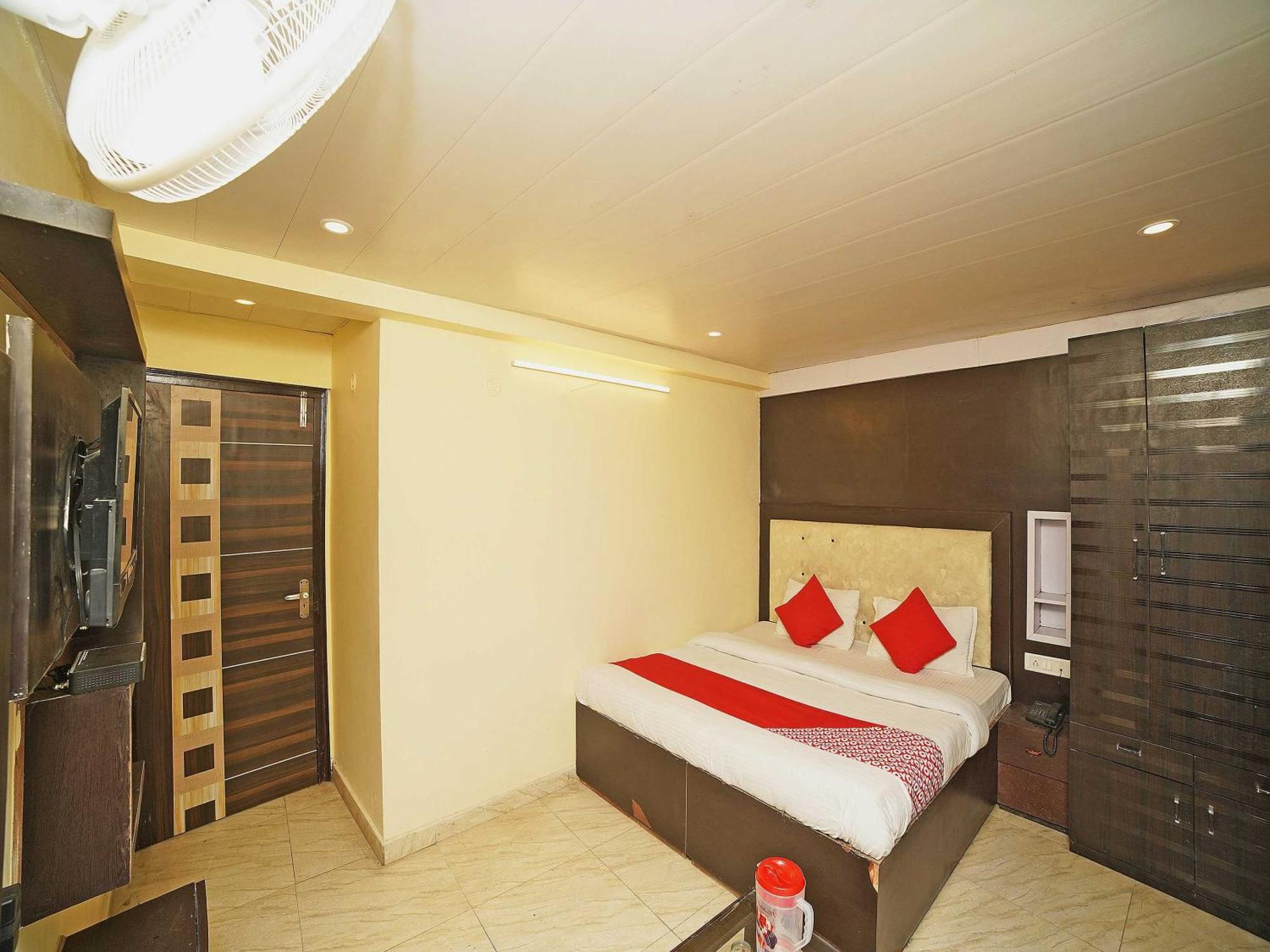 Oyo Flagship 8594 Golden Nest Hotel Nainital Eksteriør billede